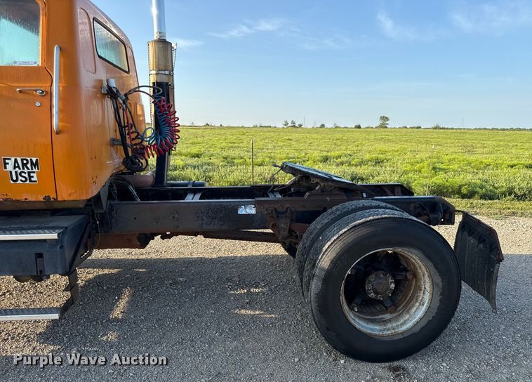 image for item DY8110 1984 GMC Brigadier semi truck