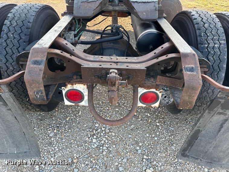 image for item DY8110 1984 GMC Brigadier semi truck