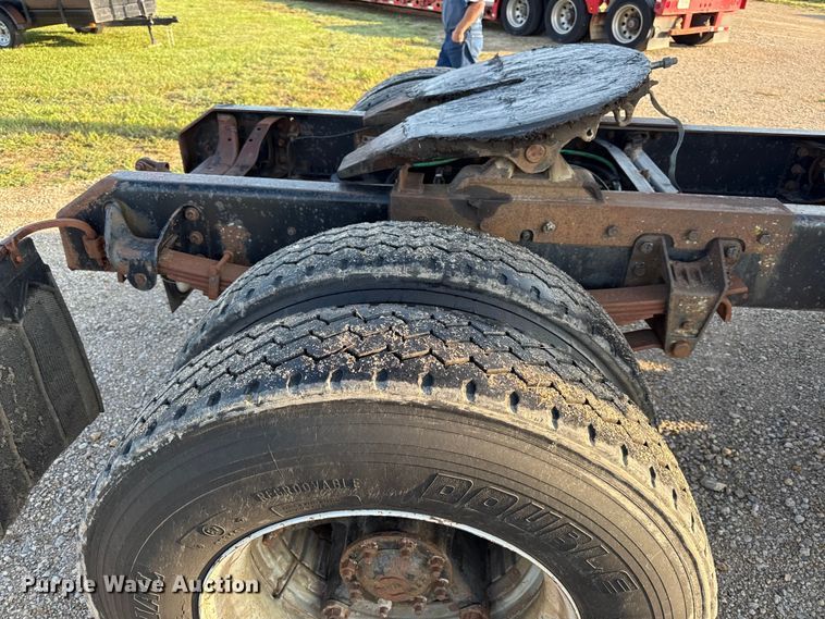 image for item DY8110 1984 GMC Brigadier semi truck