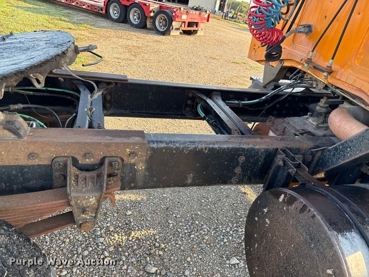 image for item DY8110 1984 GMC Brigadier semi truck