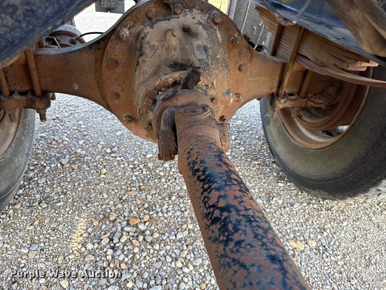 image for item DY8110 1984 GMC Brigadier semi truck