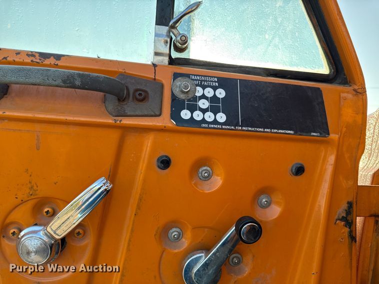 image for item DY8110 1984 GMC Brigadier semi truck