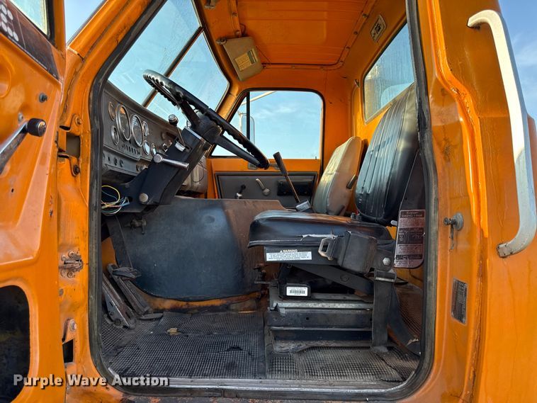 image for item DY8110 1984 GMC Brigadier semi truck