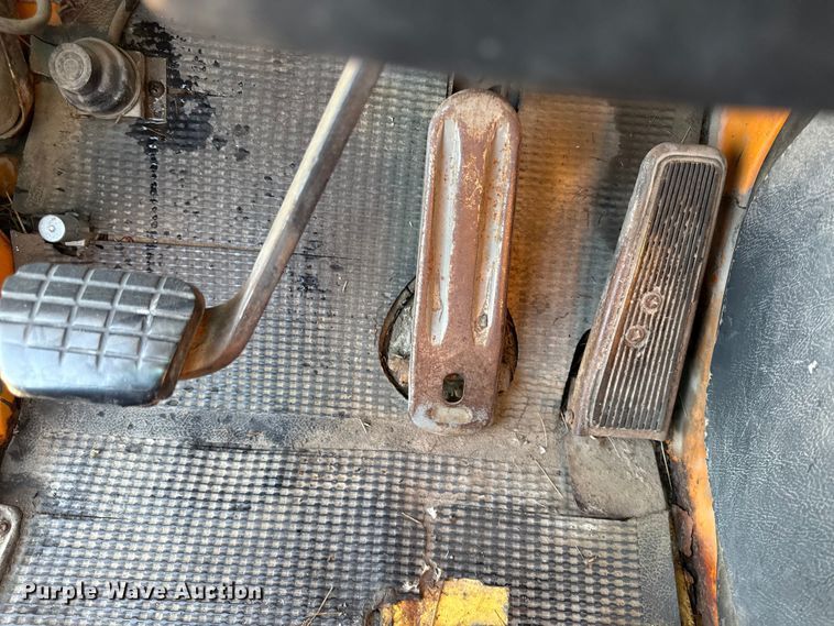 image for item DY8110 1984 GMC Brigadier semi truck