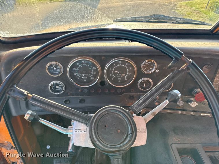 image for item DY8110 1984 GMC Brigadier semi truck