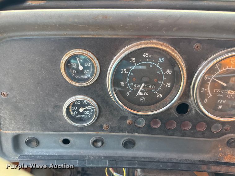 image for item DY8110 1984 GMC Brigadier semi truck