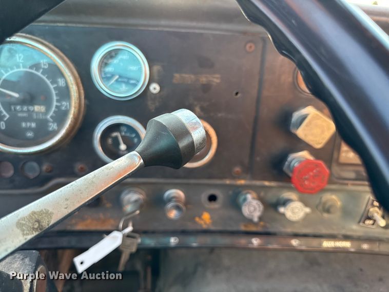 image for item DY8110 1984 GMC Brigadier semi truck