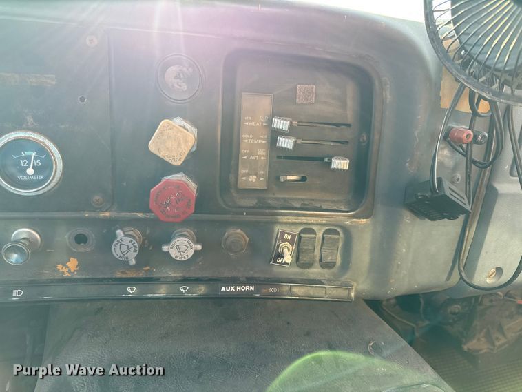 image for item DY8110 1984 GMC Brigadier semi truck