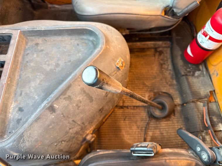 image for item DY8110 1984 GMC Brigadier semi truck