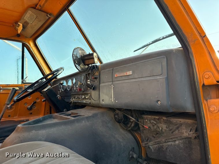 image for item DY8110 1984 GMC Brigadier semi truck