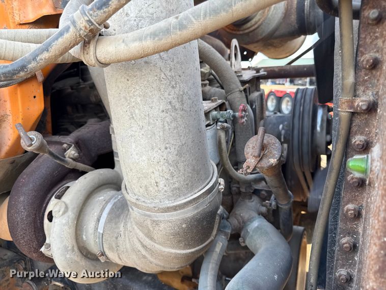 image for item DY8110 1984 GMC Brigadier semi truck