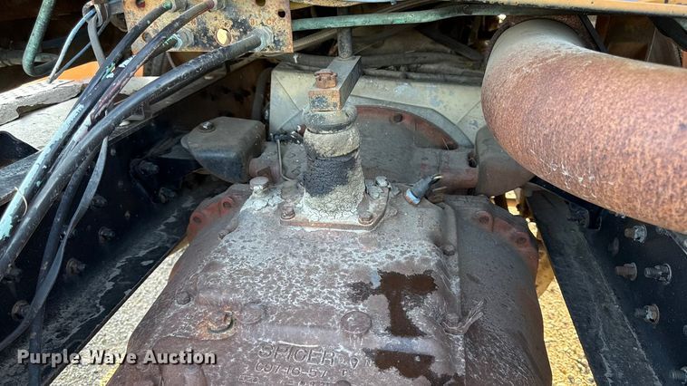 image for item DY8110 1984 GMC Brigadier semi truck