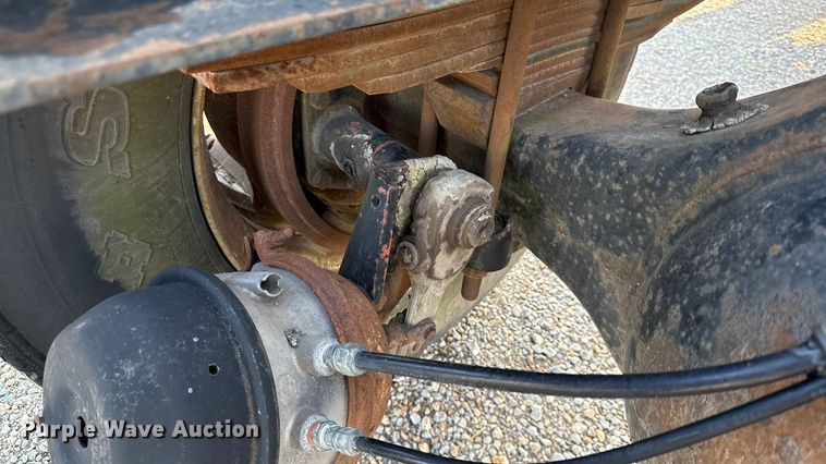 image for item DY8110 1984 GMC Brigadier semi truck