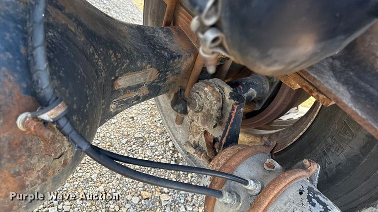 image for item DY8110 1984 GMC Brigadier semi truck