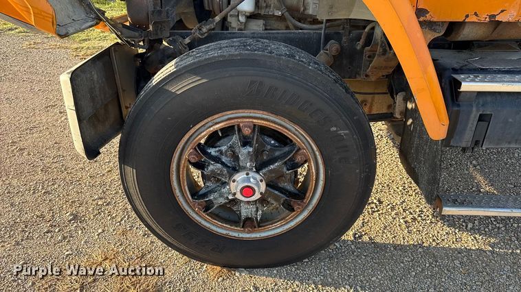 image for item DY8110 1984 GMC Brigadier semi truck