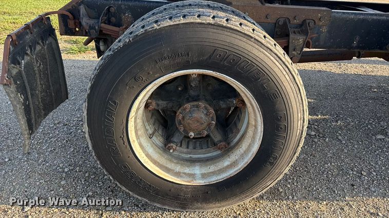 image for item DY8110 1984 GMC Brigadier semi truck