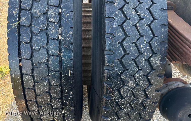 image for item DY8110 1984 GMC Brigadier semi truck