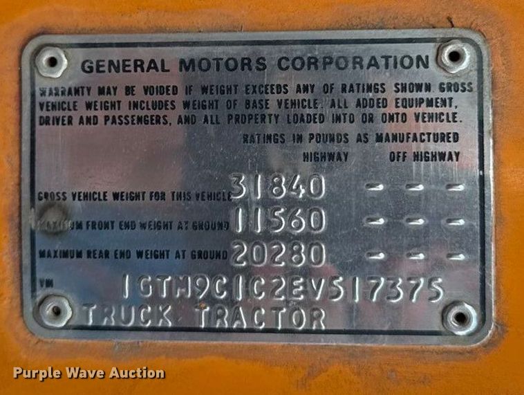 image for item DY8110 1984 GMC Brigadier semi truck