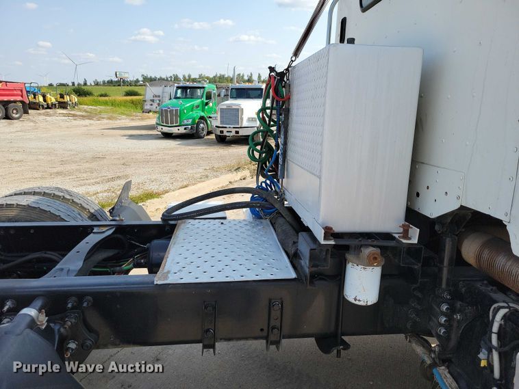 image for item DZ6557 2014 Freightliner  Coronado 122SD semi truck