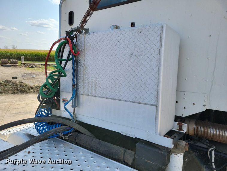 image for item DZ6557 2014 Freightliner  Coronado 122SD semi truck