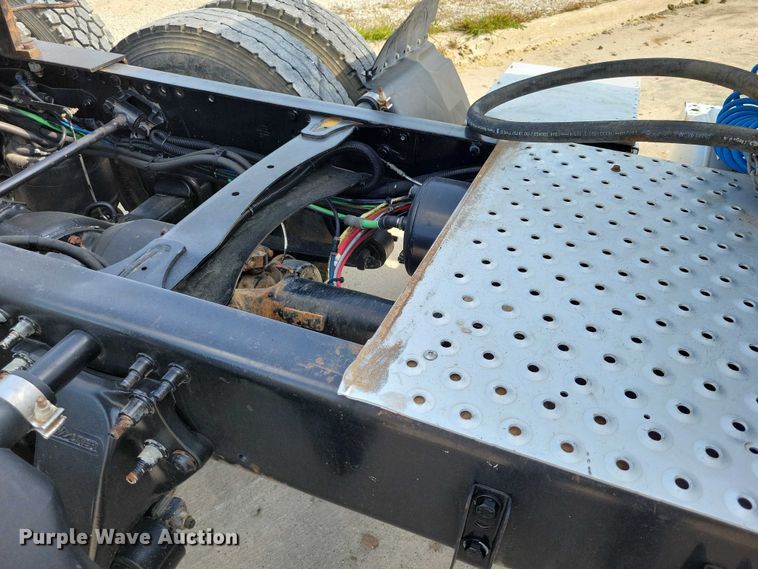 image for item DZ6557 2014 Freightliner  Coronado 122SD semi truck