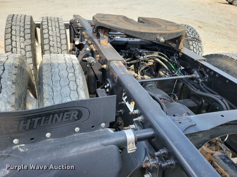 image for item DZ6557 2014 Freightliner  Coronado 122SD semi truck