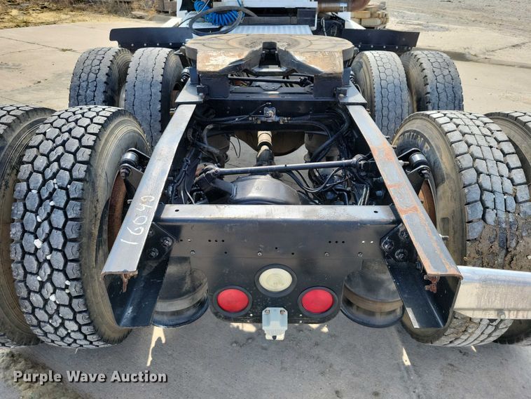 image for item DZ6557 2014 Freightliner  Coronado 122SD semi truck