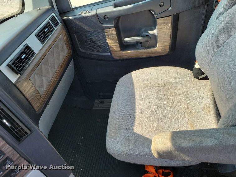 image for item DZ6557 2014 Freightliner  Coronado 122SD semi truck