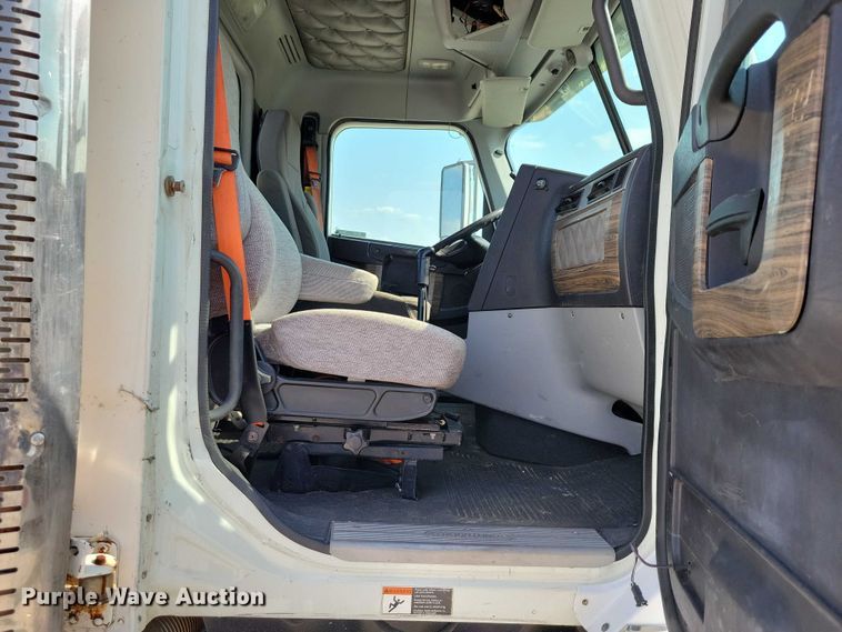 image for item DZ6557 2014 Freightliner  Coronado 122SD semi truck