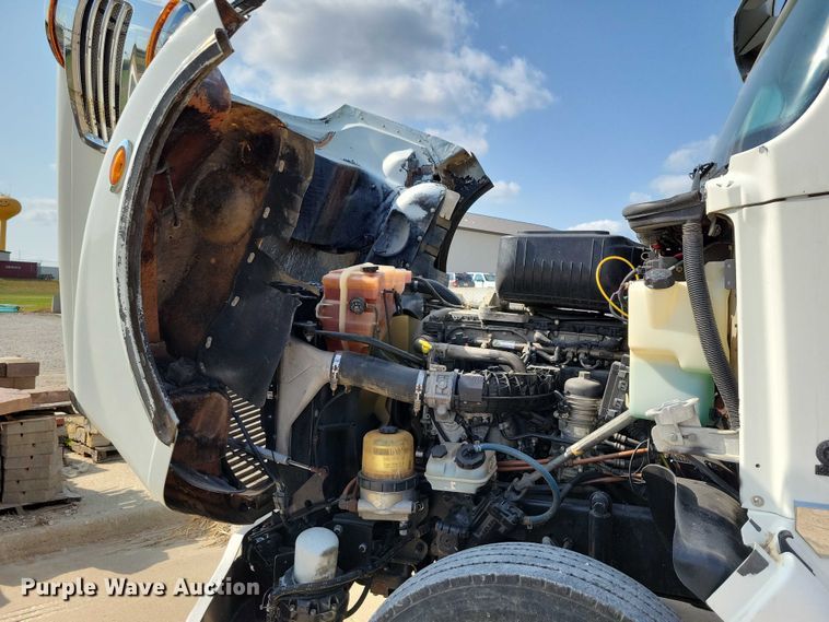 image for item DZ6557 2014 Freightliner  Coronado 122SD semi truck