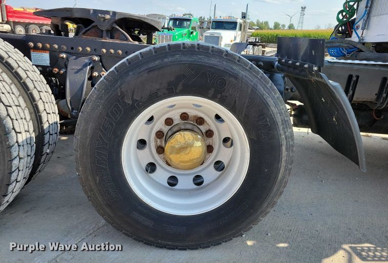 image for item DZ6557 2014 Freightliner  Coronado 122SD semi truck