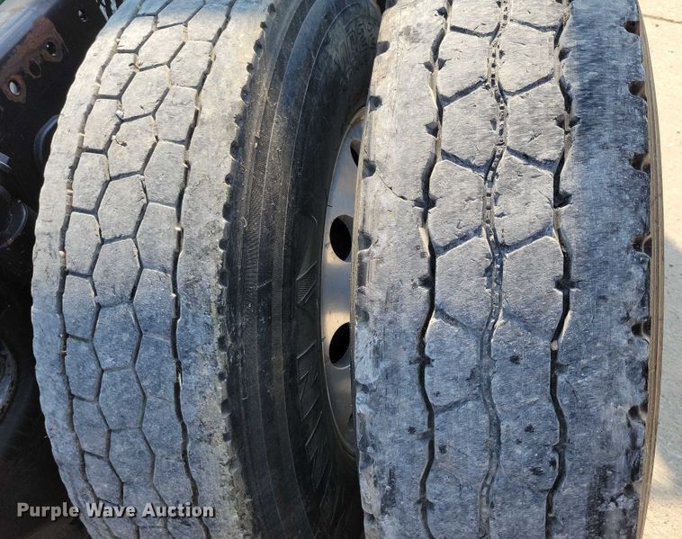 image for item DZ6557 2014 Freightliner  Coronado 122SD semi truck