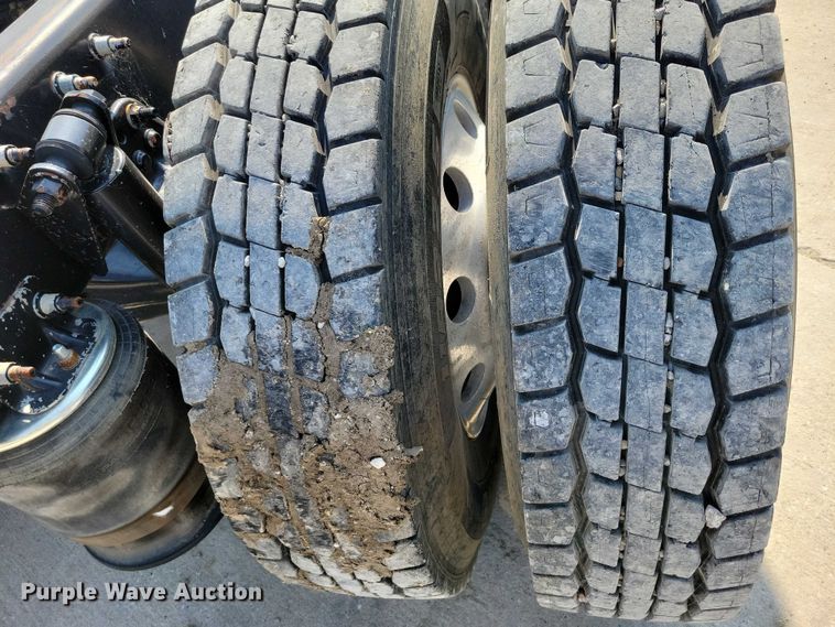 image for item DZ6557 2014 Freightliner  Coronado 122SD semi truck