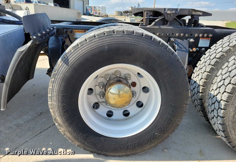 image for item DZ6557 2014 Freightliner  Coronado 122SD semi truck