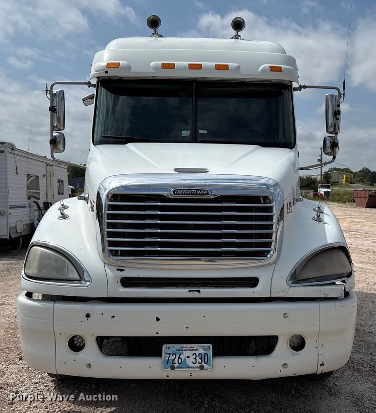 image for item DZ8978 2005 Freightliner Columbia semi truck