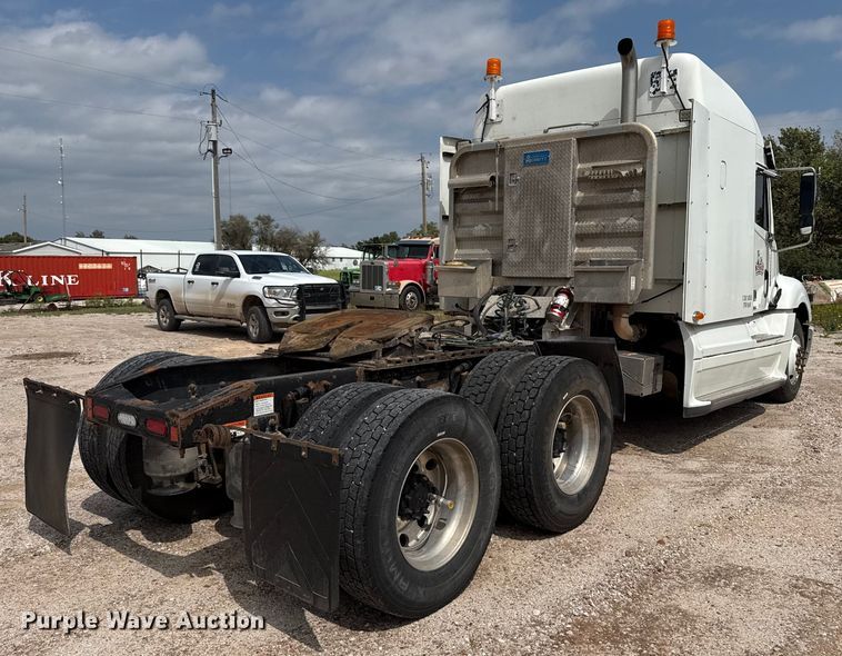 image for item DZ8978 2005 Freightliner Columbia semi truck