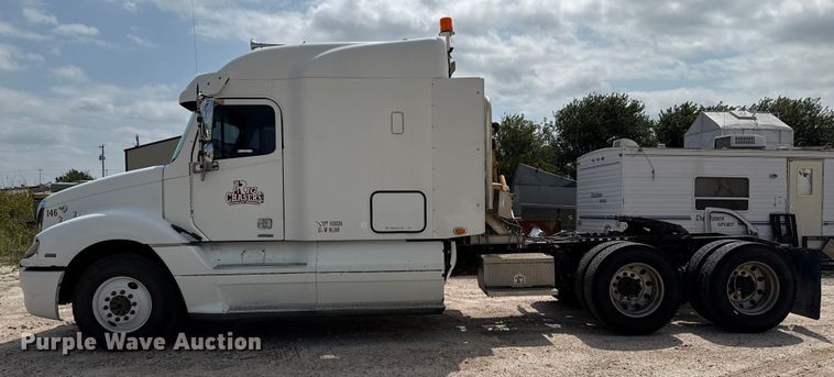 image for item DZ8978 2005 Freightliner Columbia semi truck