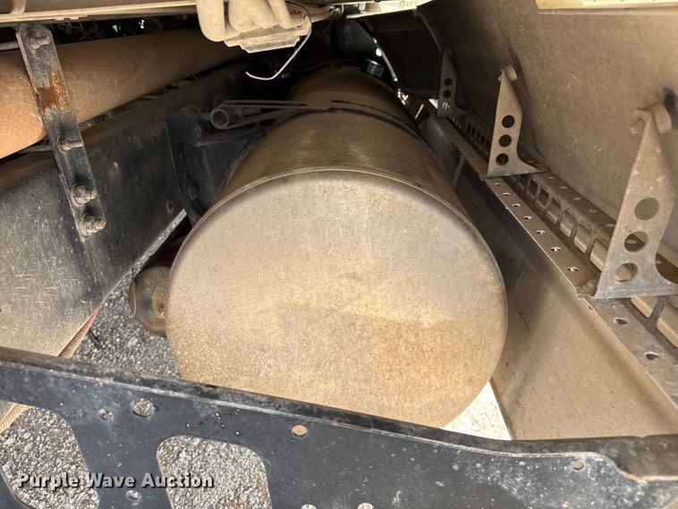 image for item DZ8978 2005 Freightliner Columbia semi truck