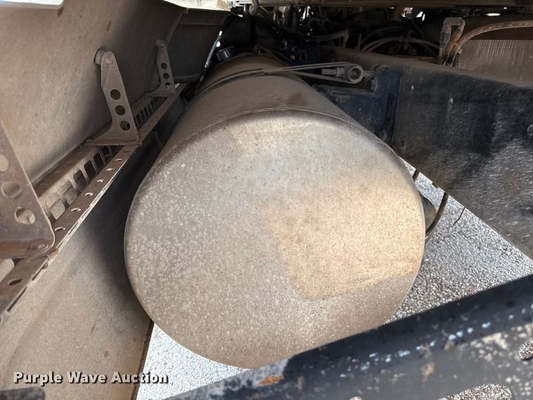 image for item DZ8978 2005 Freightliner Columbia semi truck