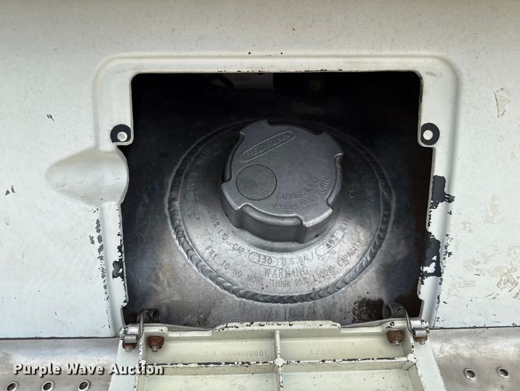 image for item DZ8978 2005 Freightliner Columbia semi truck