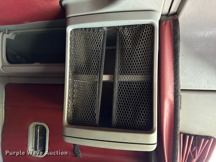 image for item DZ8978 2005 Freightliner Columbia semi truck