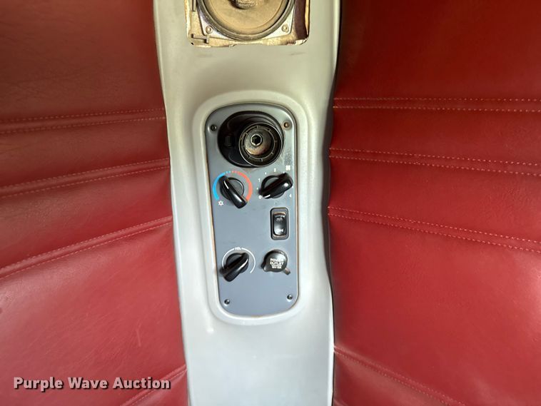 image for item DZ8978 2005 Freightliner Columbia semi truck