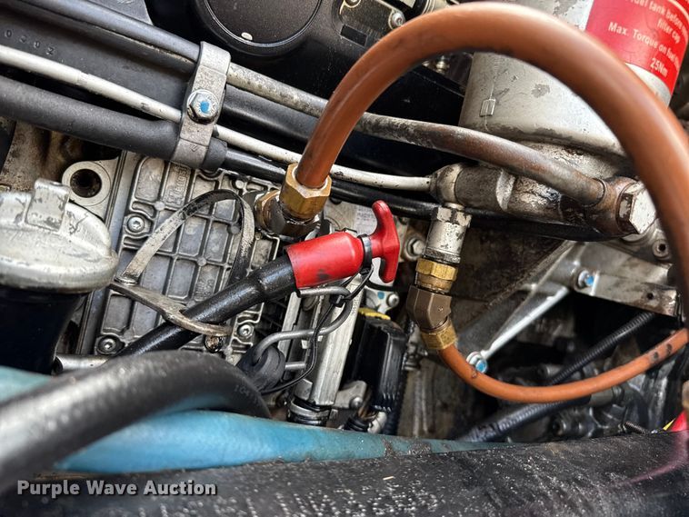 image for item DZ8978 2005 Freightliner Columbia semi truck