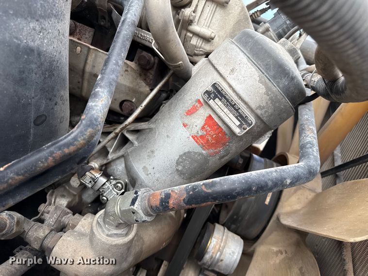 image for item DZ8978 2005 Freightliner Columbia semi truck