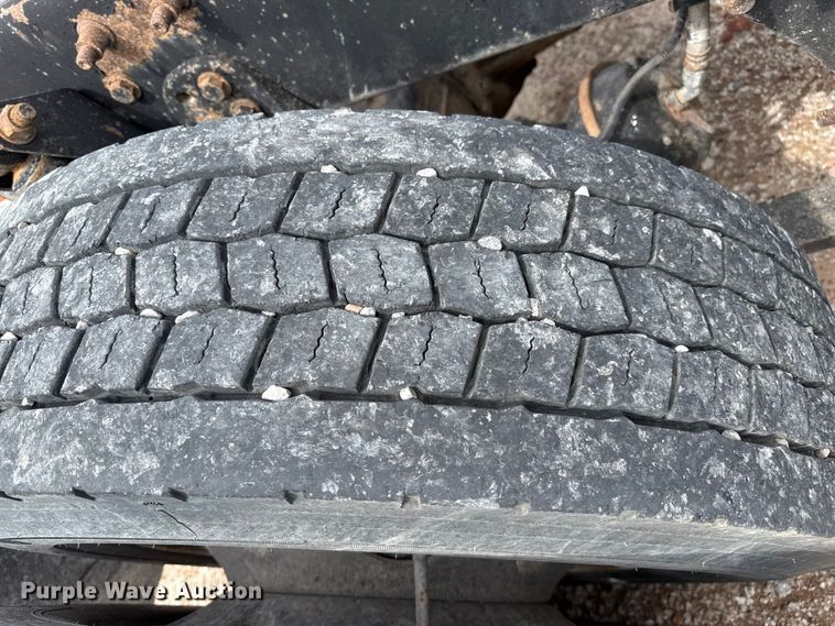 image for item DZ8978 2005 Freightliner Columbia semi truck