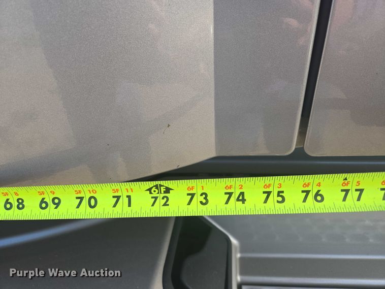 image for item EB1032 2014 Volvo VNL semi truck