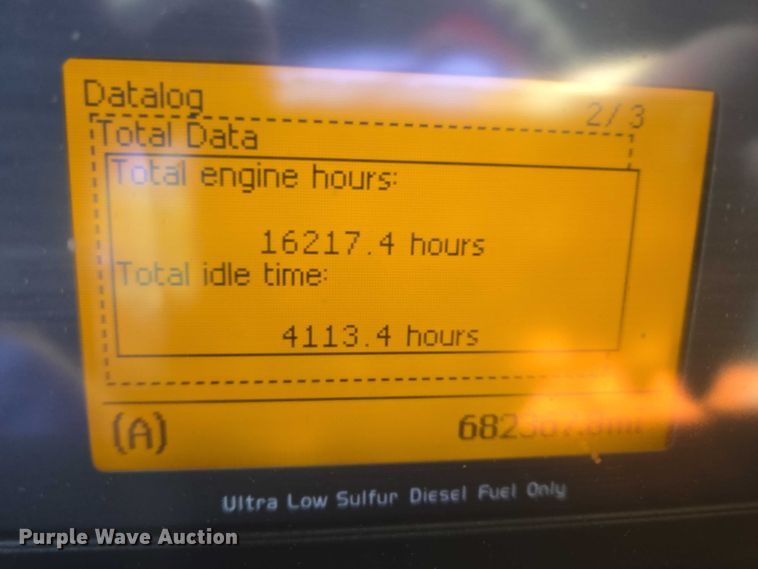 image for item EB1032 2014 Volvo VNL semi truck