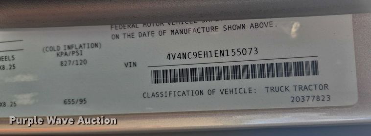 image for item EB1032 2014 Volvo VNL semi truck