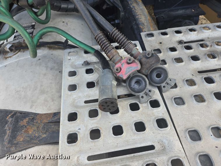 image for item EB1033 2012 Volvo Truck VNL semi truck