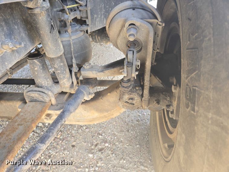 image for item EB1033 2012 Volvo Truck VNL semi truck